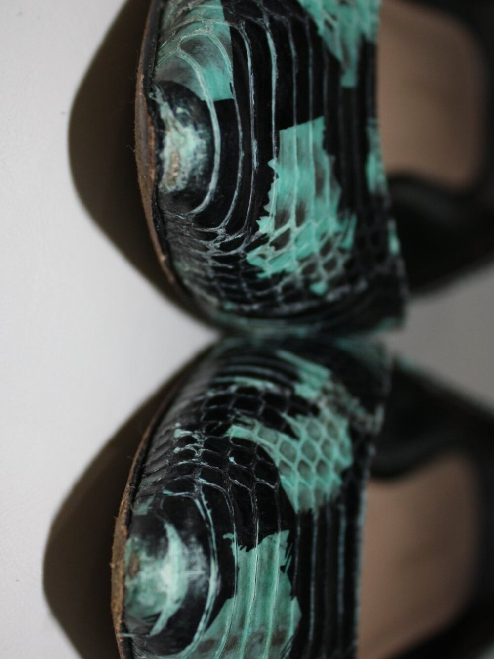 Loeffler Randall - Black & Teal Snakeskin Pointed Toe Flats -  Sz 8 - Picture 10 of 12